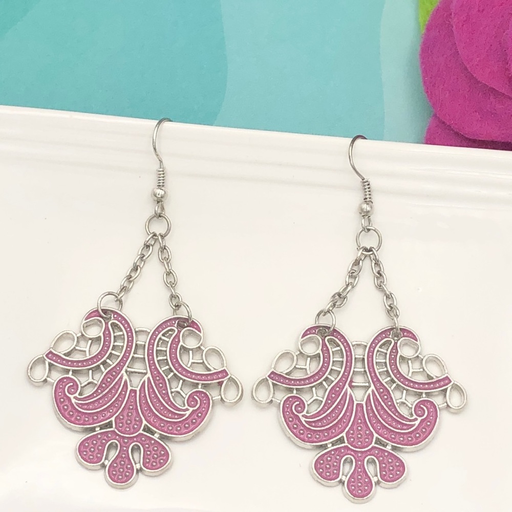 🍀Pink Enamel Lace Look Silver Dangle Earrings
